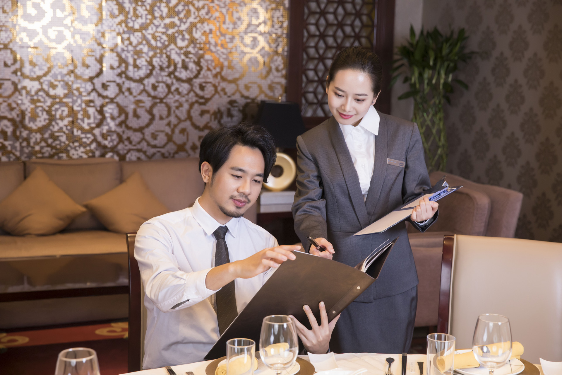 商務(wù)宴請點(diǎn)菜指南 賓主盡歡的藝術(shù)