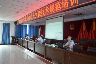 溫泉縣餐飲服務(wù)食品安全暨技術(shù)規(guī)范培訓(xùn)班走進哈日布呼鎮(zhèn) 筑牢餐飲安全防線